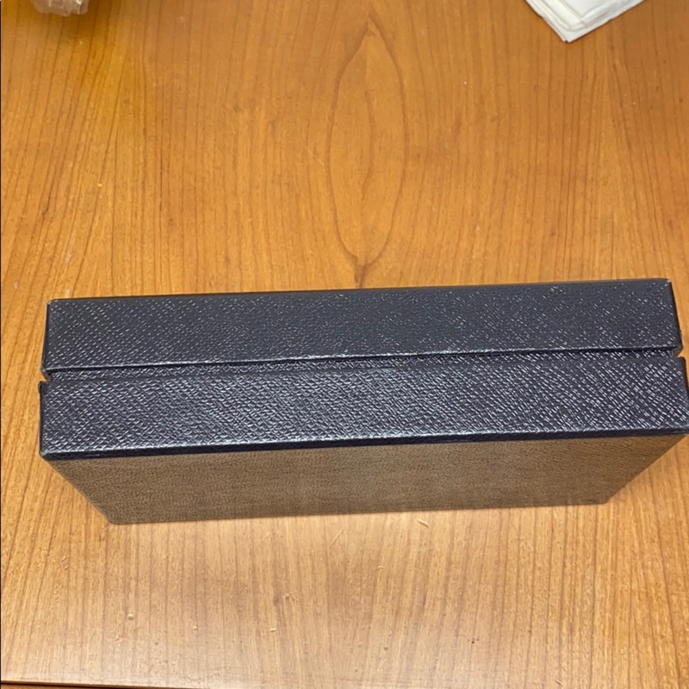 MAKE AN OFFER Authentic Prada wallet box - Picture 2 of 7